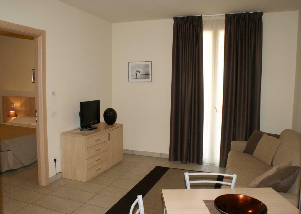 Residence Belmare Римини Экстерьер фото